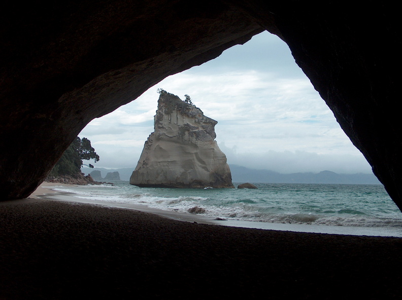 Cathedral_Cove_005.jpg